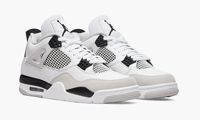 Air Jordan 4 Military Black